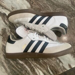 Adidas Samba indoor soccer shoe